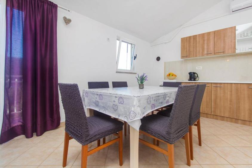 Apartman Belakusic 1 Grebastica Luaran gambar